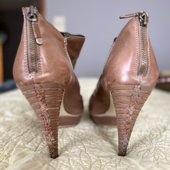B Makowsky leather platform booties - Picture 2 of 6